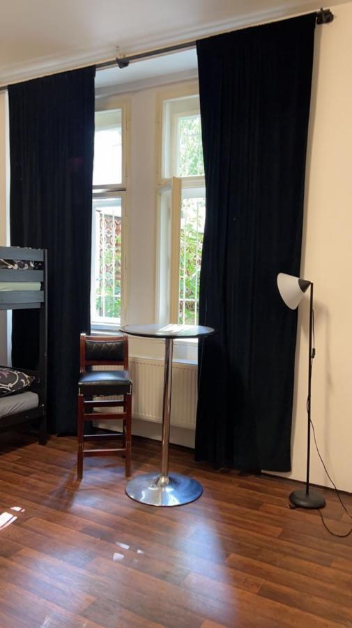 Apartment Moon Praga Zewnętrze zdjęcie