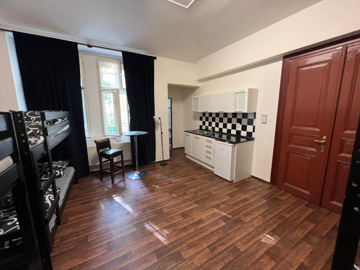 Apartment Moon Praga Zewnętrze zdjęcie