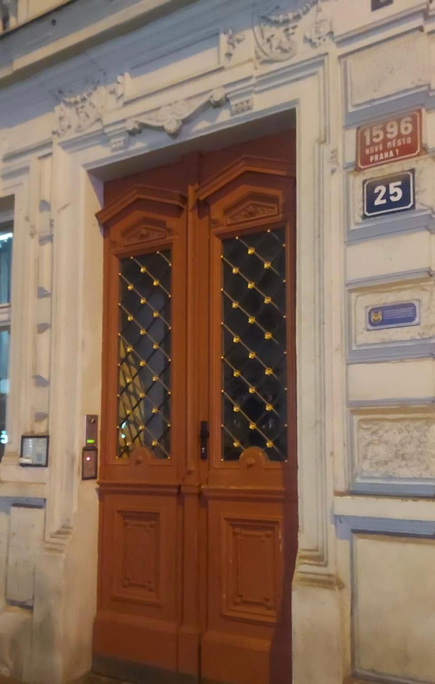 Apartment Moon Praga Zewnętrze zdjęcie