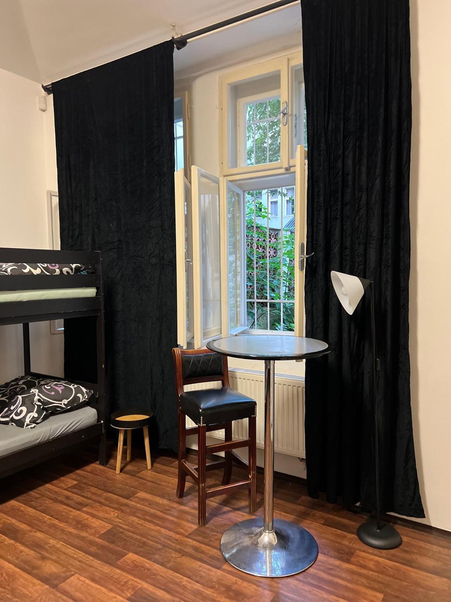 Apartment Moon Praga Zewnętrze zdjęcie