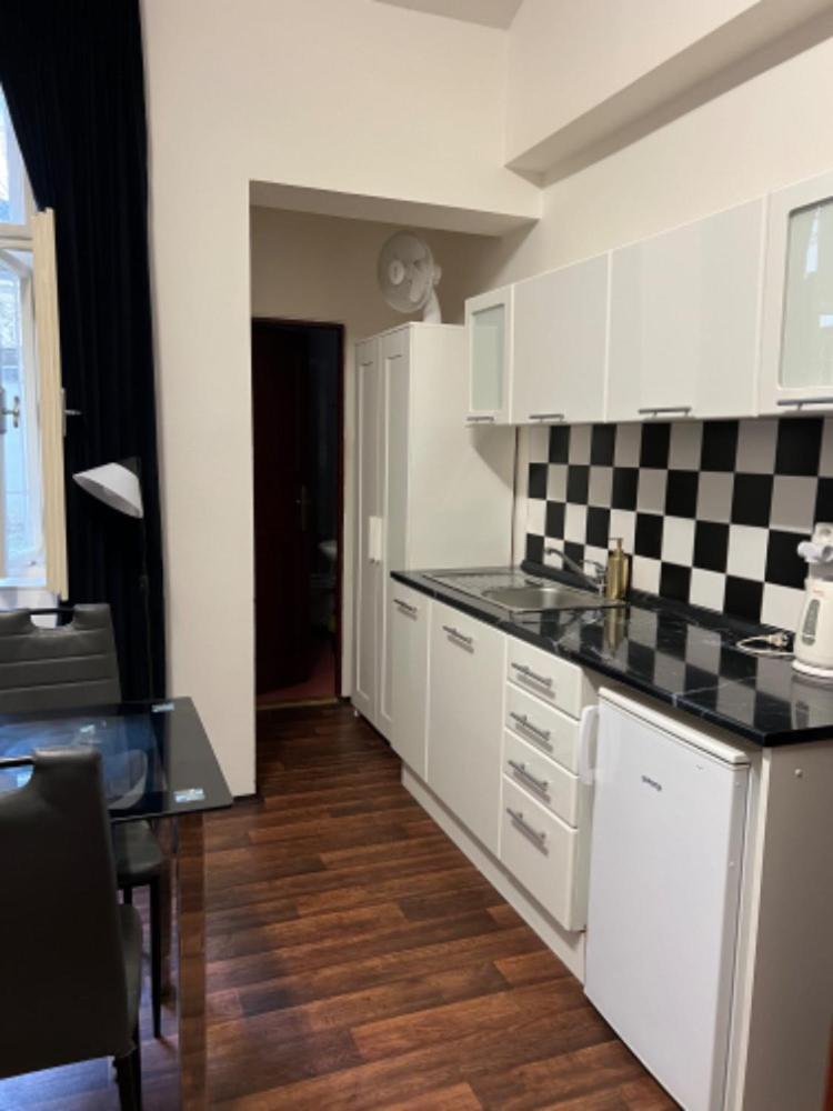 Apartment Moon Praga Zewnętrze zdjęcie